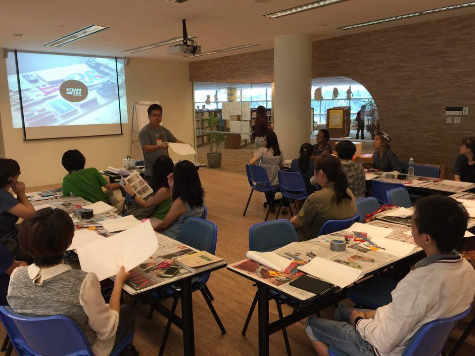 Family cardboard kitchen workshop